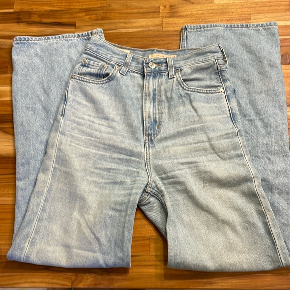 Levi’s high loose light wash jeans